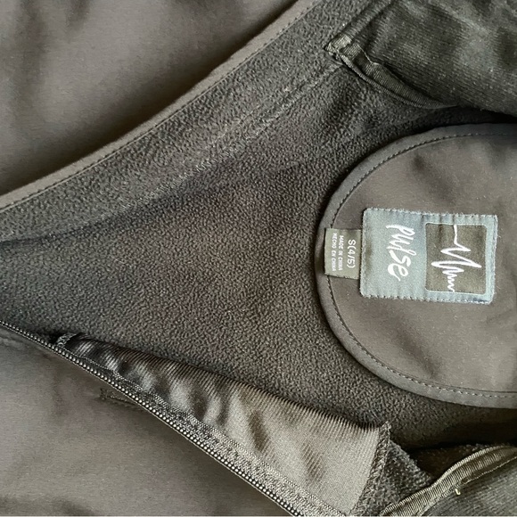 Black windstop jacket. Youth small - Picture 8 of 9